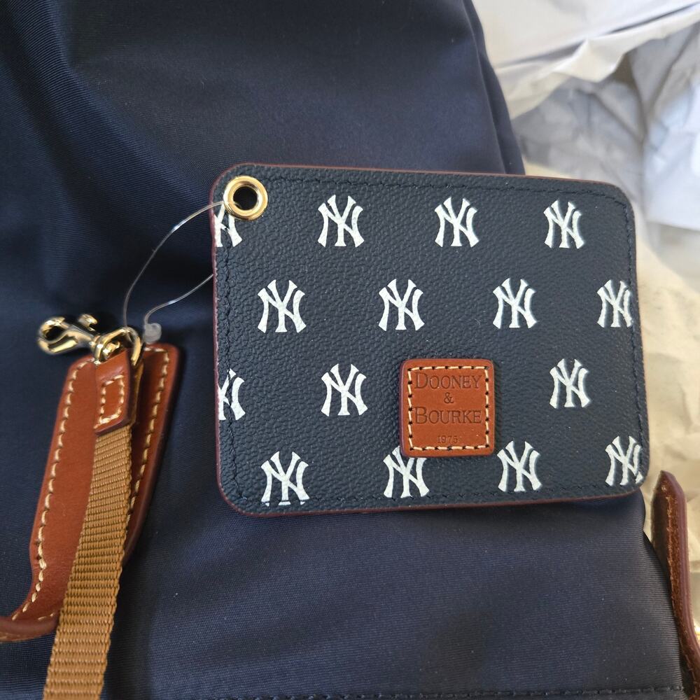 NWT Dooney & Bourke Navy NY Yankees Top Zip Tote w/ID Holder Leather Straps - Picture 10 of 16